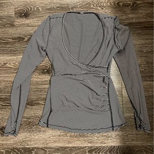 Lululemon workout top